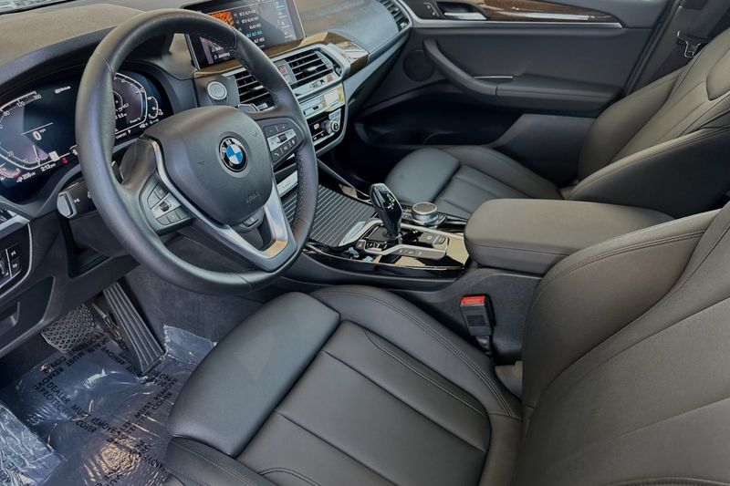 2021 BMW X3 xDrive30eImage 7