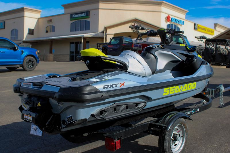 2025 SEADOO RXTX 325 WITH SOUND SYSTEM ICE METAL AND MANTA GREEN Image 6