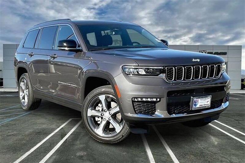 New 2025 Jeep Grand Cherokee L Limited 4x4Image 14