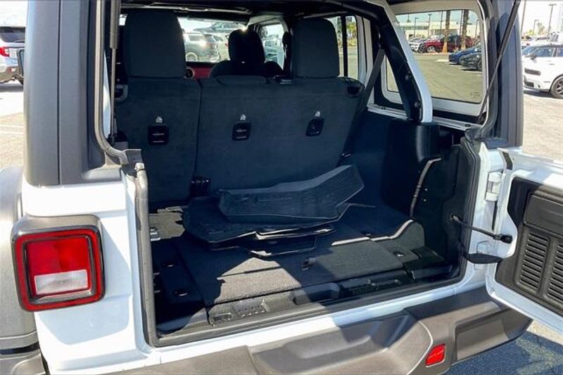 2021 Jeep Wrangler Unlimited RubiconImage 34