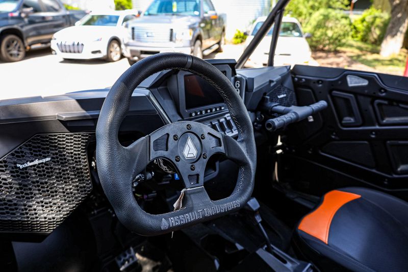 2024 Polaris RZR XP 1000 ULTIMATE MATTE TITANIUM AND ONYX BLACK Image 17
