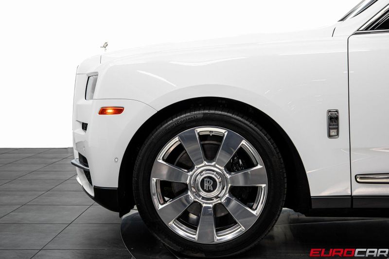 2020 Rolls-Royce Cullinan *PANORAMIC SUNROOF * IMMACULATE CONDITION*Image 13
