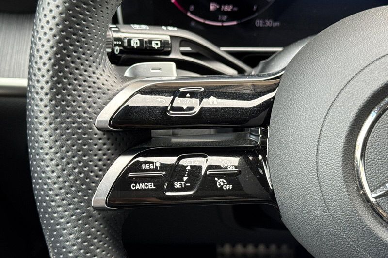 Used 2025 Mercedes-Benz GLC 300Image 28