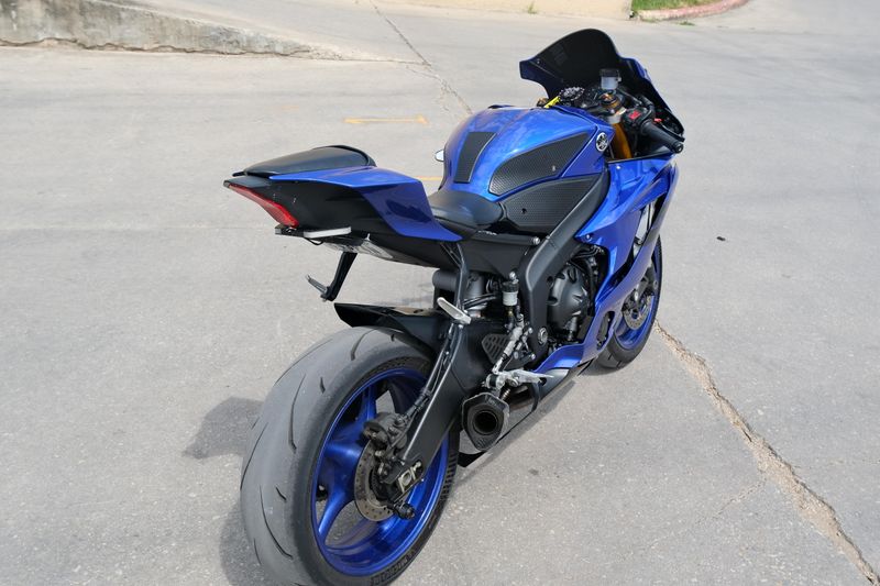 Used 2018 Yamaha YZFR6 BLUE Image 3
