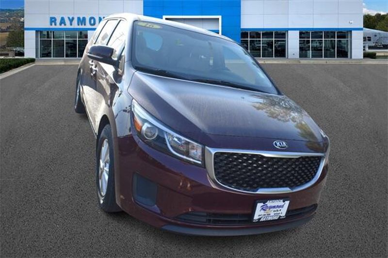 2016 Kia Sedona LXImage 9