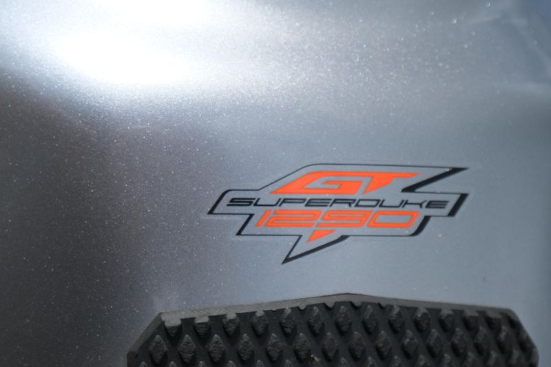 2016 KTM 1290 SUPER DUKE GREY AND ORANGE Image 26