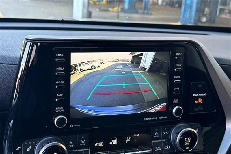 2022 Toyota Highlander XLEImage 18