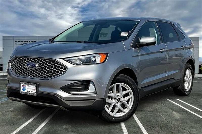 Used 2024 Ford Edge SELImage 1