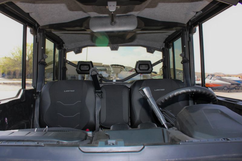 2025 Can-Am DEFENDER MAX LIMITED CAB HD10 DESERT TAN AND STEALTH BLACK Image 16