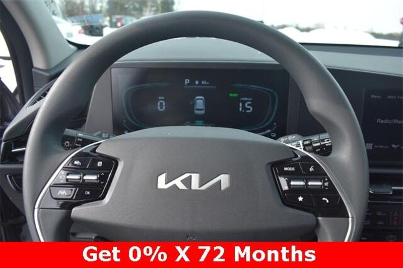 New 2025 Kia Niro LXImage 24