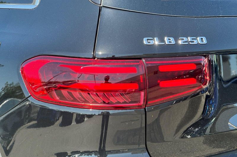 New 2026 Mercedes-Benz GLB 250Image 23