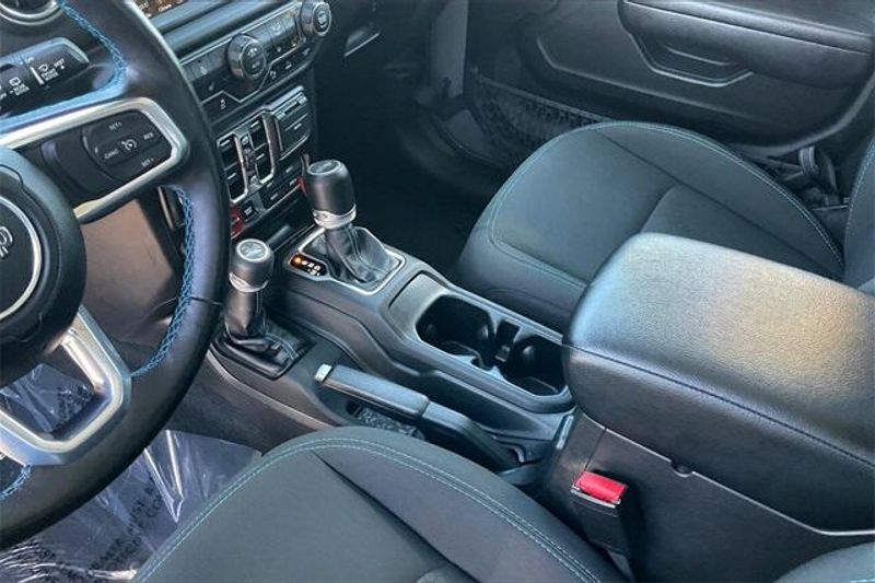 2022 Jeep Wrangler 4xE Unlimited Rubicon 4xeImage 17