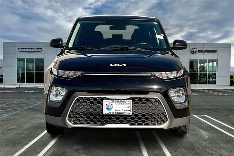 2022 Kia Soul LXImage 2