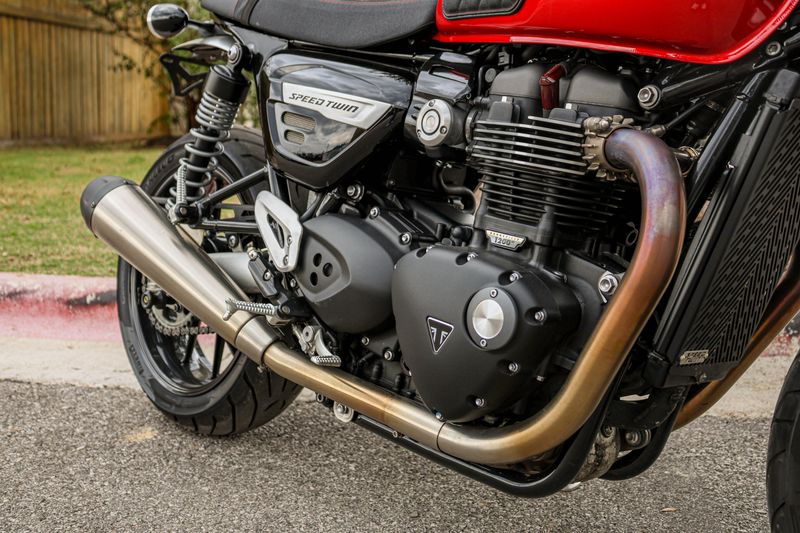 USED 2023 TRIUMPH SPEED TWIN1200 Image 11