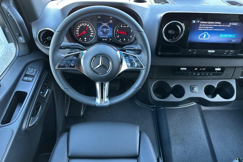 New 2026 Mercedes-Benz Sprinter 2500 Crew 144 WBImage 10