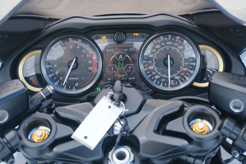 2023 Suzuki HAYABUSA WHITE Image 11
