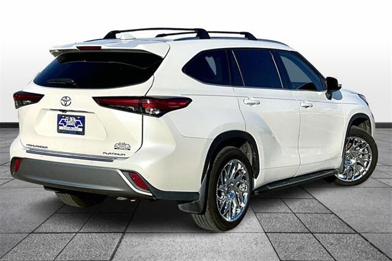 2020 Toyota Highlander PlatinumImage 13