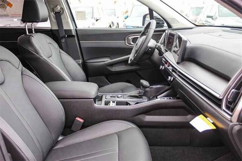 New 2025 Kia Sorento X-Line EXImage 10