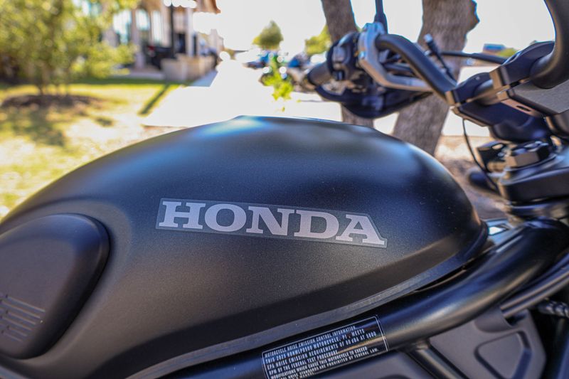 USED 2025 HONDA SCL 500 Image 2