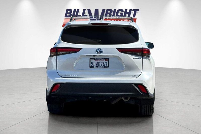Used 2023 Toyota Highlander Hybrid LEImage 4
