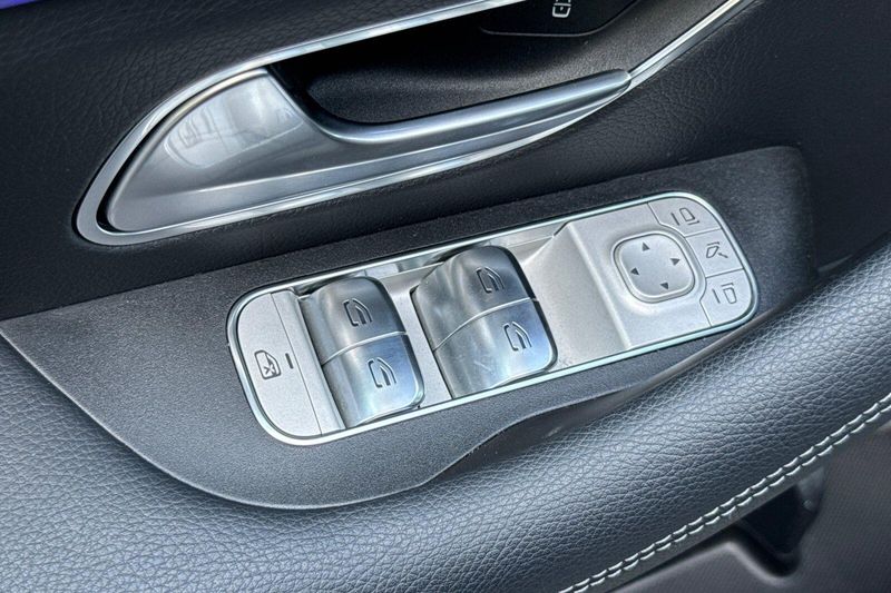 Used 2025 Mercedes-Benz GLE 450Image 12