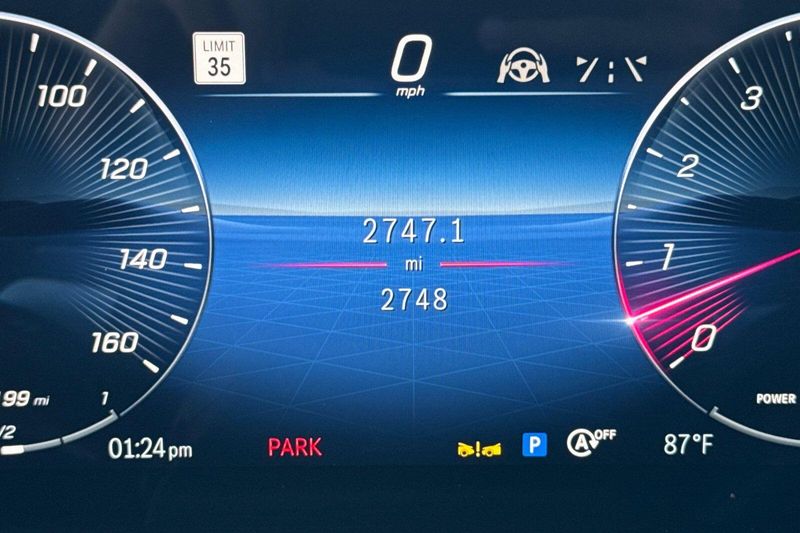 Used 2026 Mercedes-Benz GLS 450Image 33