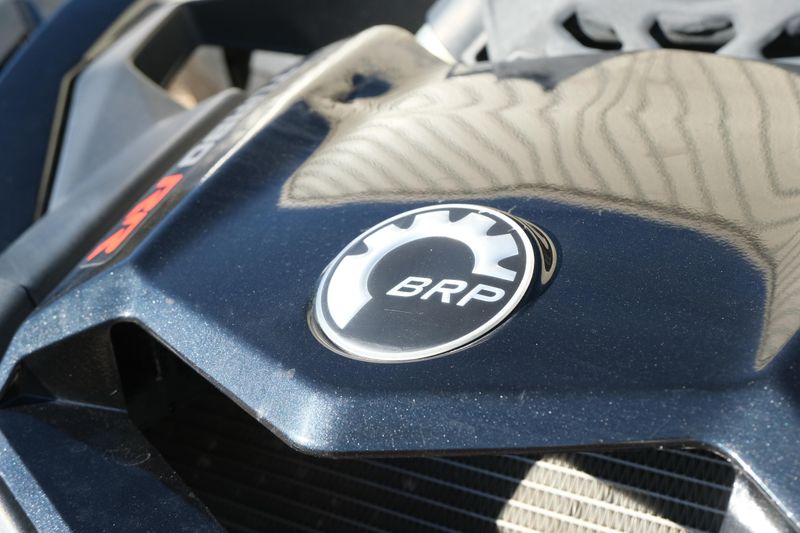 USED 2025 CAN-AM MAVERICK X3 MAX X RS TURBO RR WITH SMARTSHOX Image 11