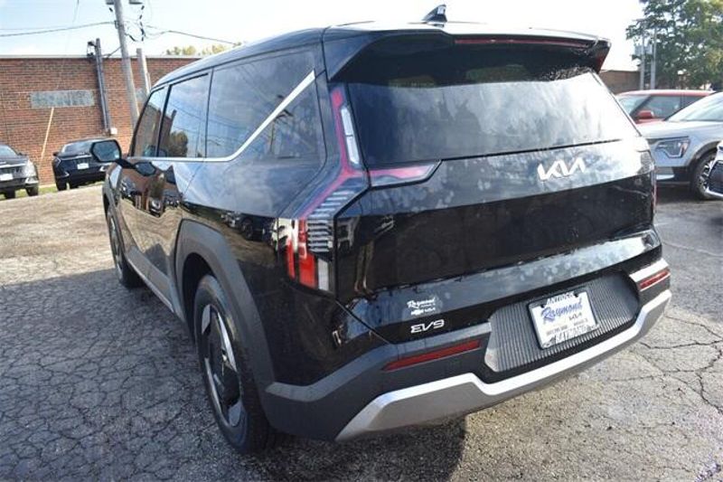 2024 Kia EV9 LightImage 5
