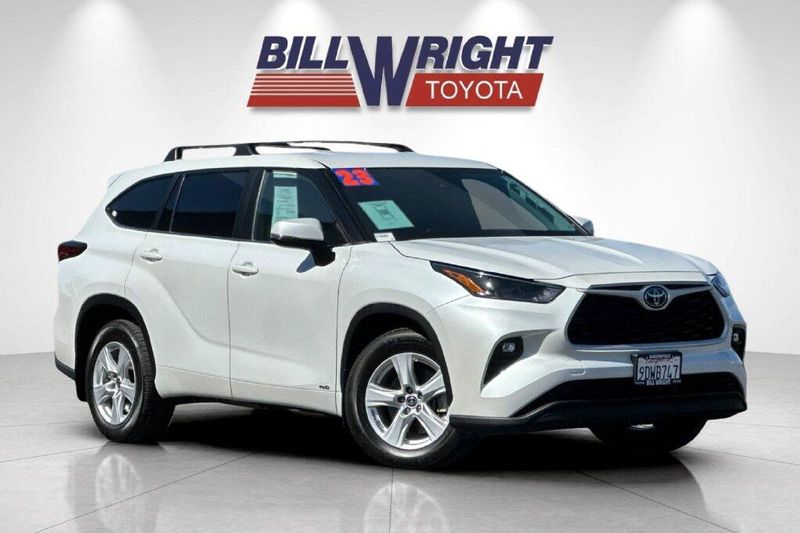 Used 2023 Toyota Highlander Hybrid LEImage 1