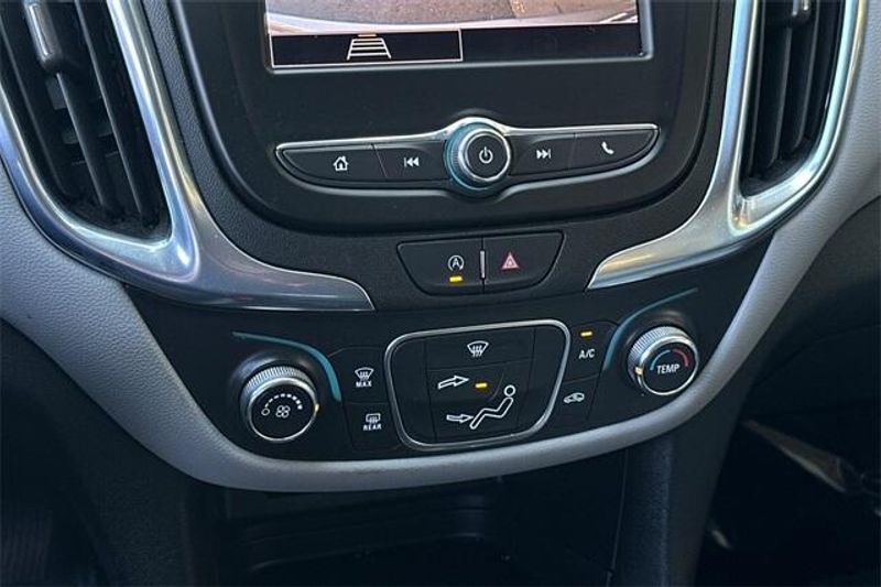 Used 2023 Chevrolet Equinox LTImage 18