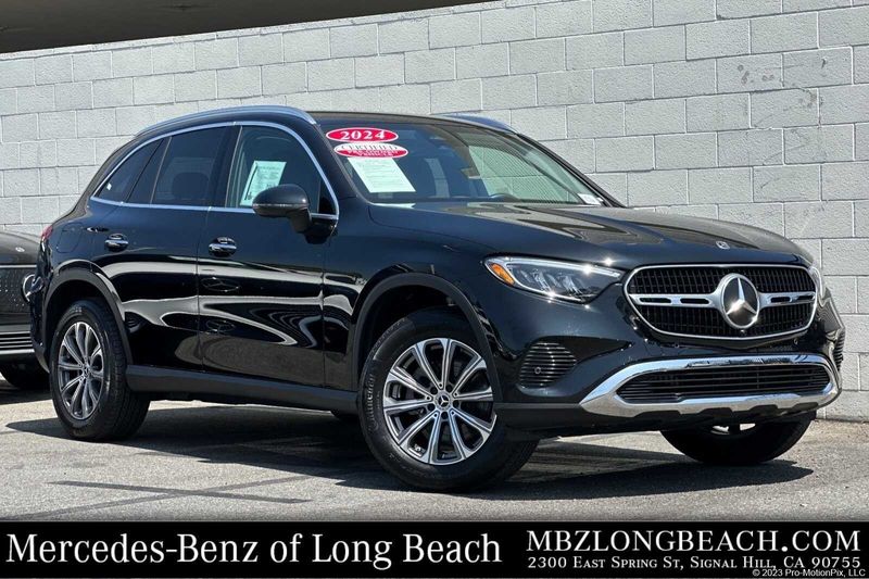 2024 Mercedes-Benz GLC 300Image 1