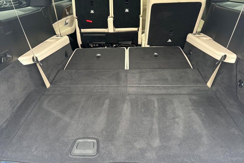 Used 2025 Mercedes-Benz GLS 450Image 18
