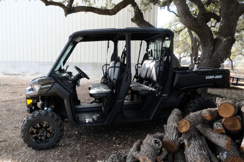 2025 Can-Am DEFENDER MAX DPS HD10 STEALTH BLACKImage 4