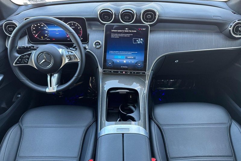 Used 2024 Mercedes-Benz GLC 300Image 15