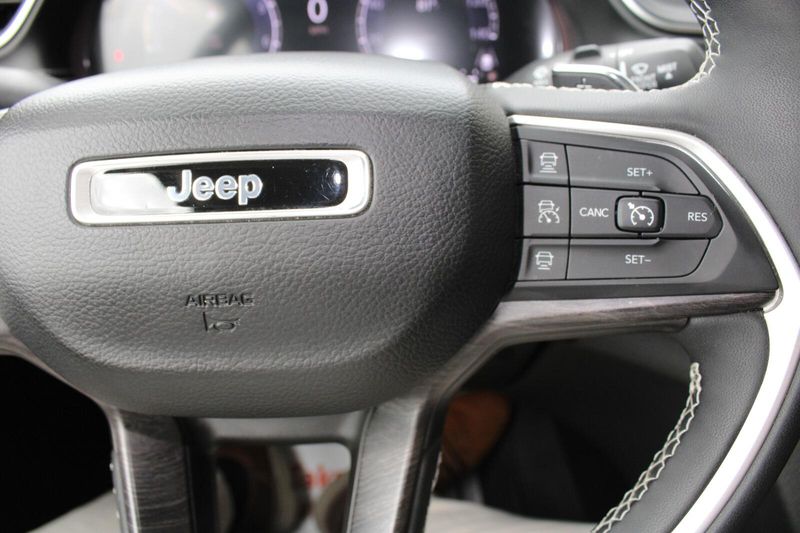 2023 Jeep Grand Cherokee L photo 15