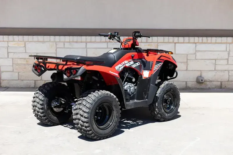 NEW 2026 KAWASAKI BRUTE FORCE 300 Image 6