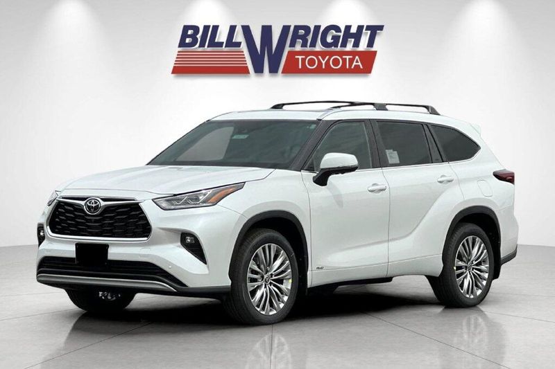 New 2026 Toyota Highlander Hybrid PlatinumImage 7
