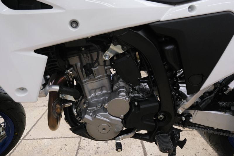 NEW 2025 SUZUKI DRZ400SM Image 12