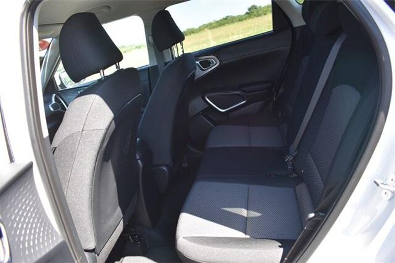 New 2025 Kia Soul LXImage 16