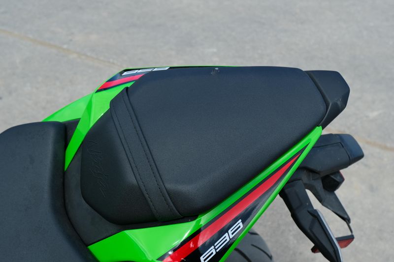 2024 Kawasaki NINJA ZX6R ABS KRT EDITION LIME GREEN AND EBONY Image 10