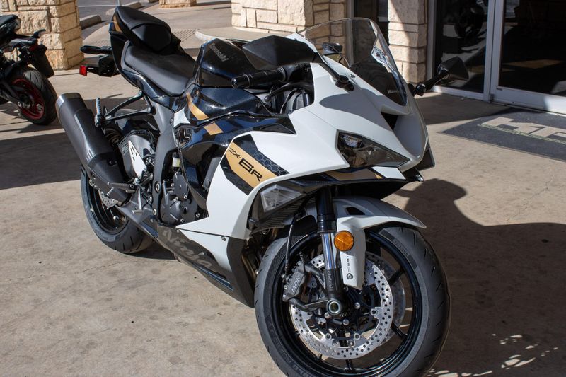 NEW 2026 KAWASAKI NINJA ZX6R ABS Image 2