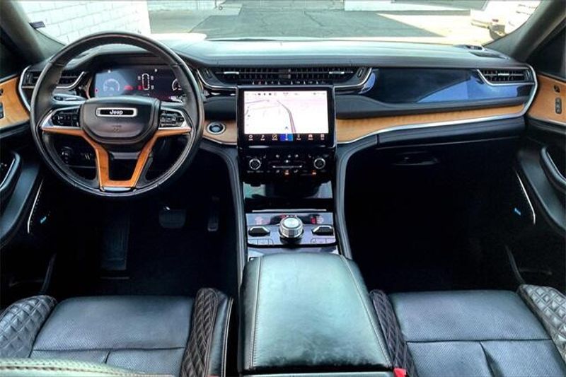 Used 2022 Jeep Grand Cherokee SummitImage 15