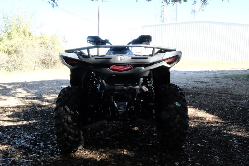 2025 CAN-AM OUTLANDER 500 GRANITE GRAY in a GRANITE GRAY exterior color. Family PowerSports (877) 886-1997 familypowersports.com 