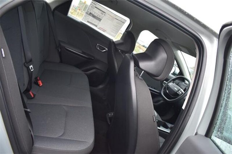 New 2025 Kia K4 LXSImage 14