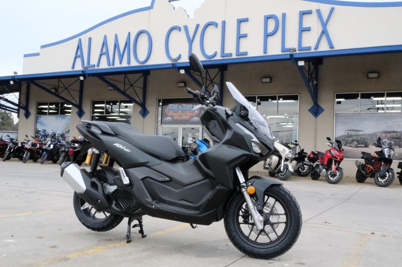 2025 Honda ADV160 MATTE BLACK METALLICImage 20