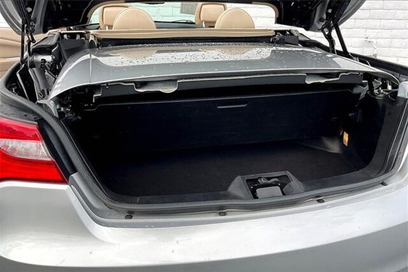 Used 2012 Chrysler 200 LimitedImage 33
