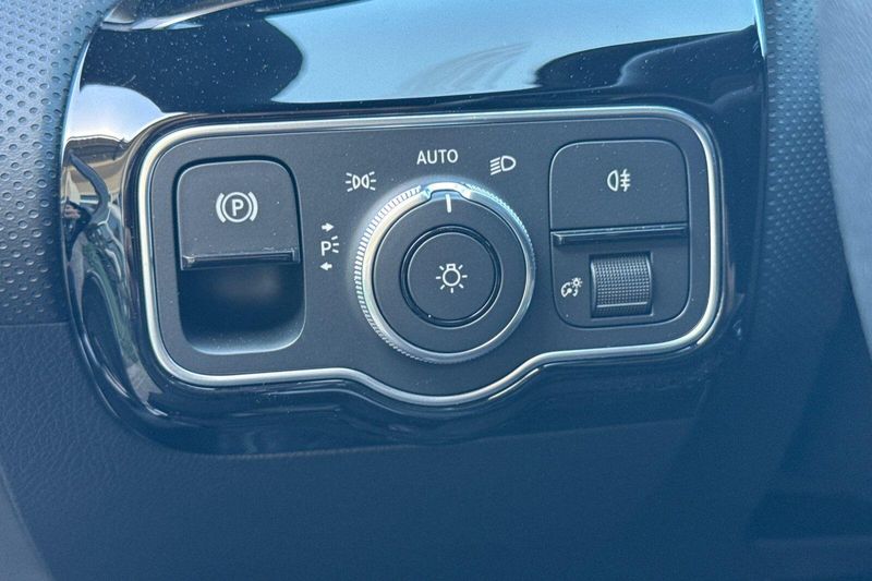 Used 2025 Mercedes-Benz CLA 250Image 30