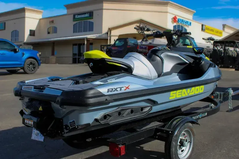 2025 SEADOO RXTX 325 WITH SOUND SYSTEM ICE METAL AND MANTA GREEN Image 10