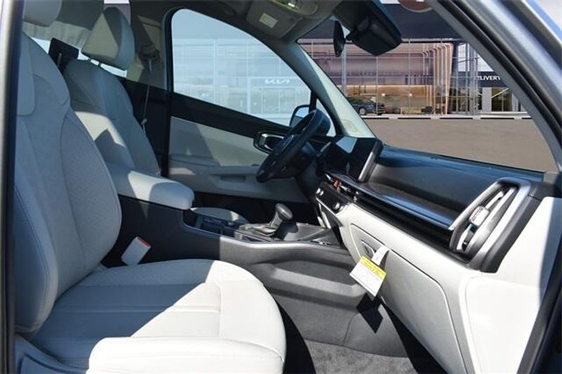 New 2025 Kia Sorento SImage 12
