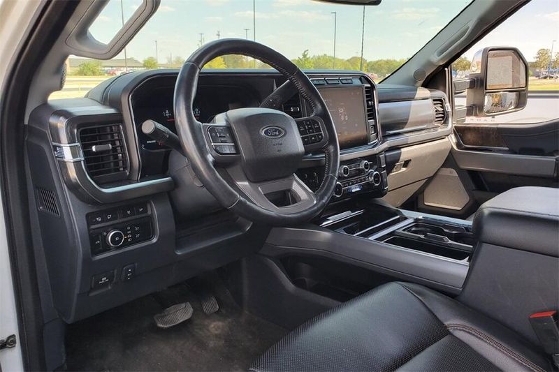 2024 Ford F-350 Lariat photo 9